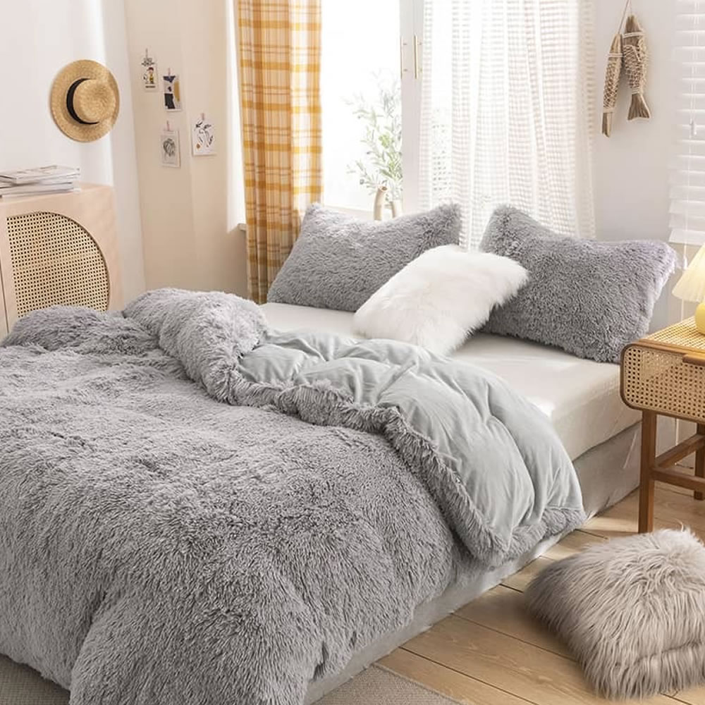 Faux Fur Comforter - Colour: Not specified / Size: Eu King 4 Piece Set: image 6