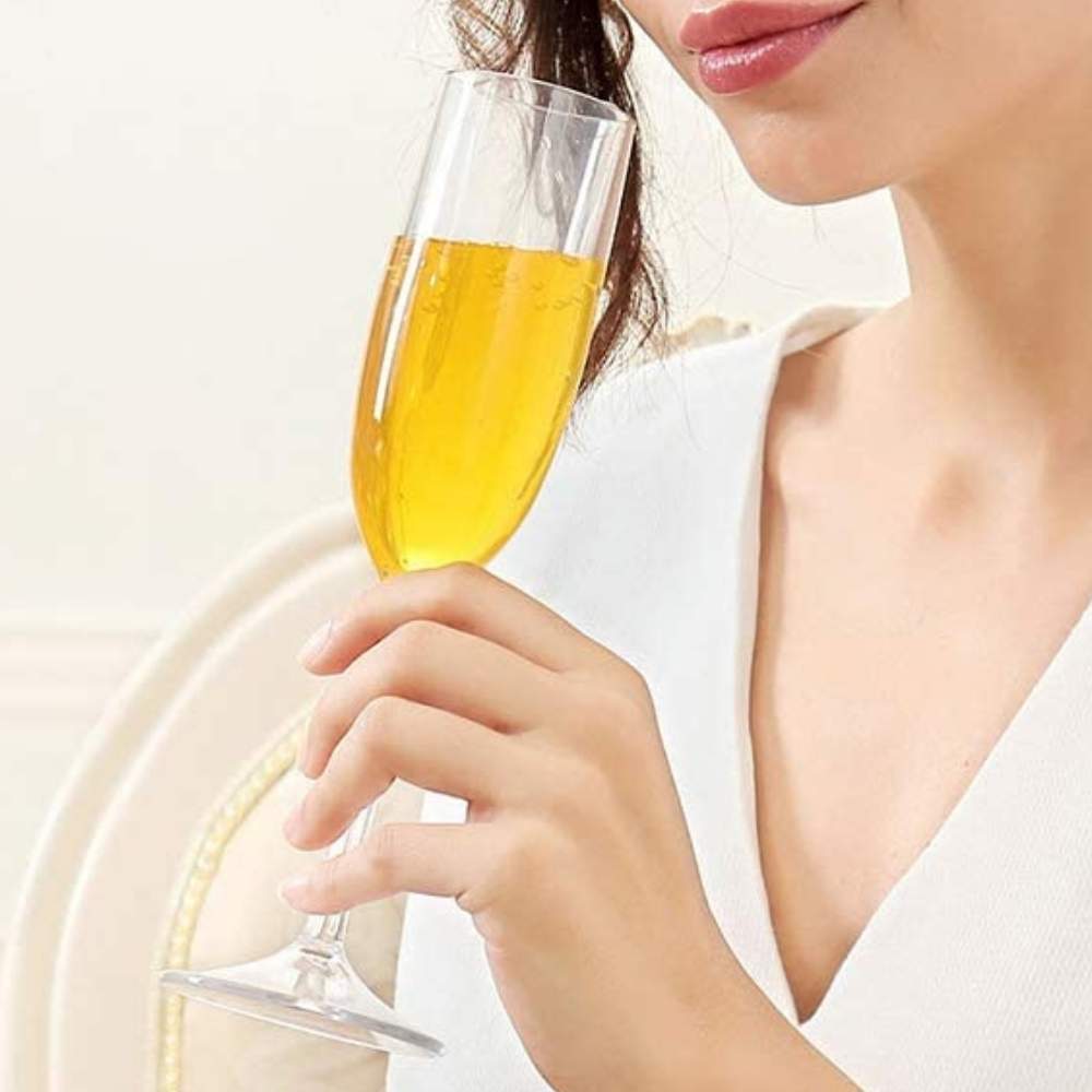 Plastic Champagne Glasses: image 1